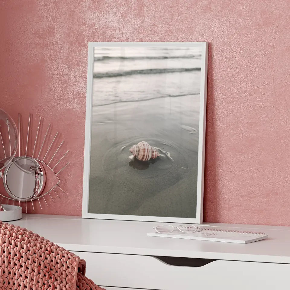 Poster mit Surfbrett und entspannender Stranddämmerung 5