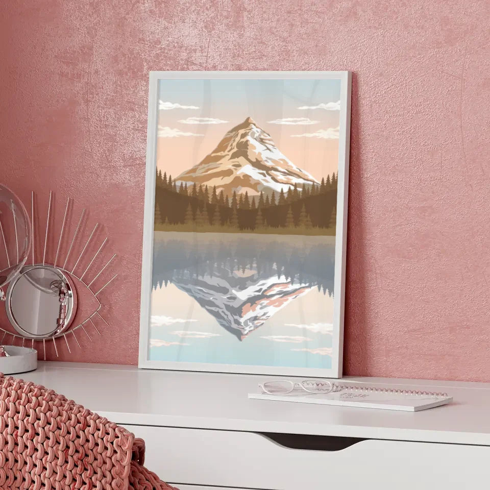 Poster majestätischer Berglandschaft mit ruhigem Wasser und Wald