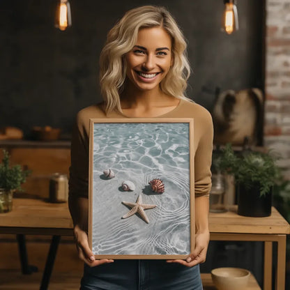 Poster Meereslandschaft mit Muscheln und Seestern in sanften Blautönen