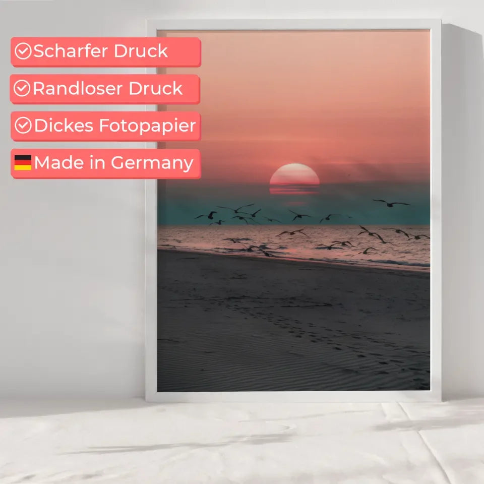 Poster ruhige Achtsamkeitsszene am Sandstrand bei Sonnenuntergang