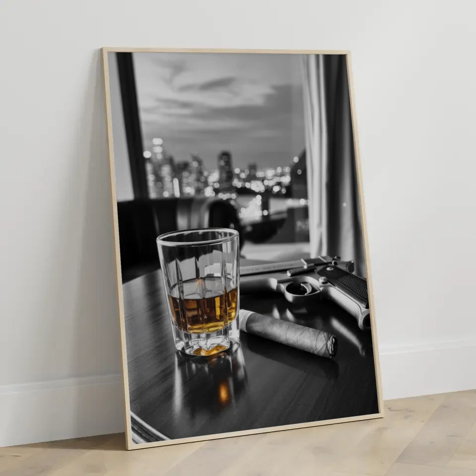 Elegantes Poster Whiskyglas Zigarre Colt Pistole Nachtstadt 3