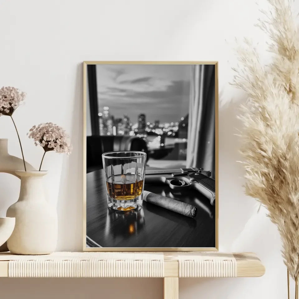 Elegantes Poster Whiskyglas Zigarre Colt Pistole Nachtstadt 4