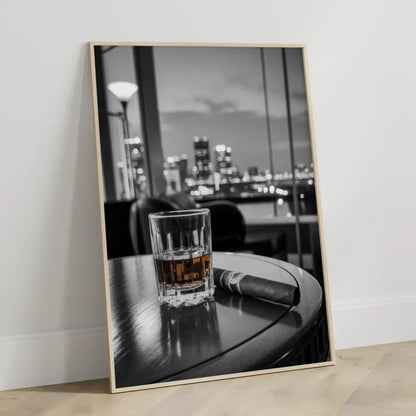 Eleganter Poster Whiskyglas mit Zigarre in Schwarz-Weiß 3
