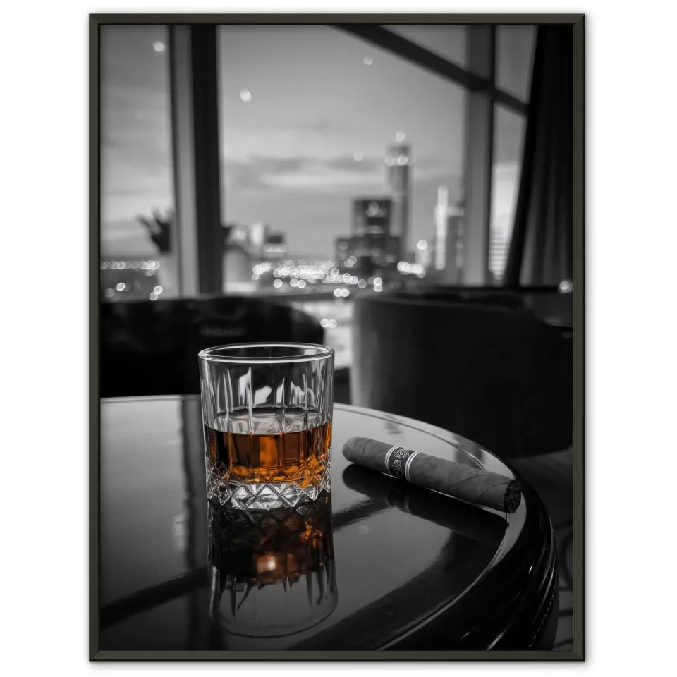 Elegantes Poster Whiskyglas mit Zigarre und Stadtlicht 1