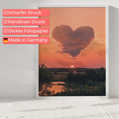 Herzförmige Wolke Poster bei Sonnenuntergang mit Landschaft 6