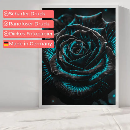 Schwarze Rose Poster mit blauen Kontrasten im impressionistischen Stil