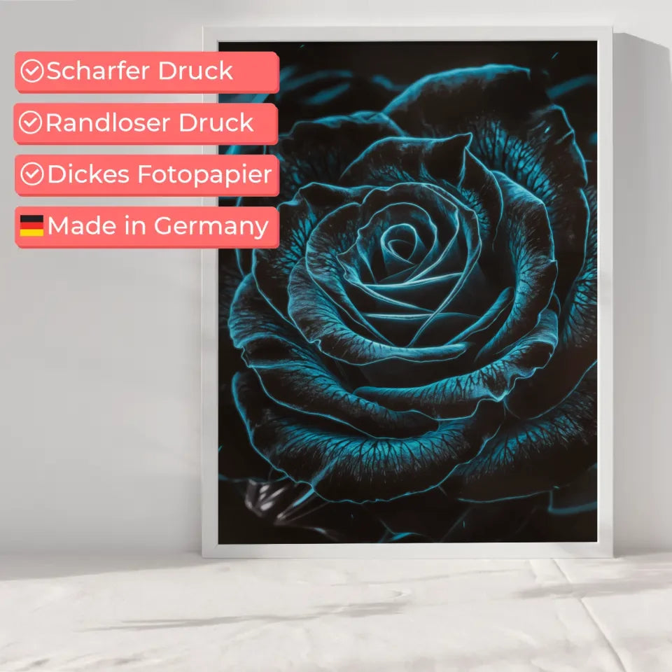 Schwarze Rose Poster mit blauen Kontrasten und geheimnisvollem Flair