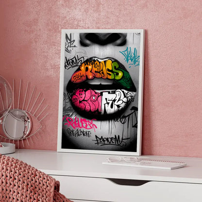 Urbaner Graffiti Poster mit farbenfrohen Lippen und abstrakten Mustern 5