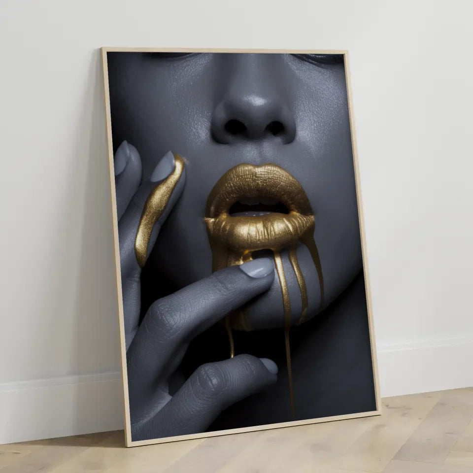 Poster mit goldenen Tropfen und grauem Gesicht 3