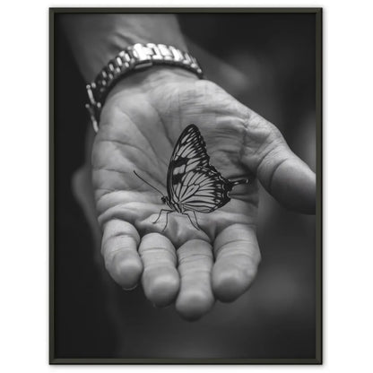 Poster von Schmetterling in Hand mit Details