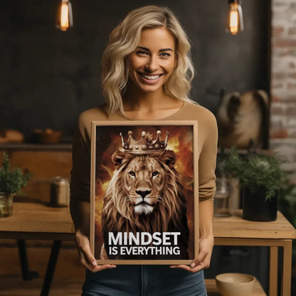 Majestätischer Löwe Poster mit Krone und feurigem Hintergrund 2