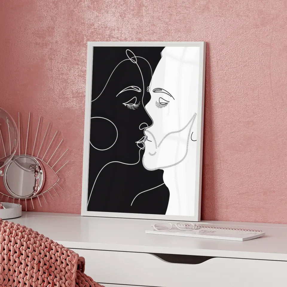 Minimalistisches Poster von küssenden Gesichtern in Black White 5