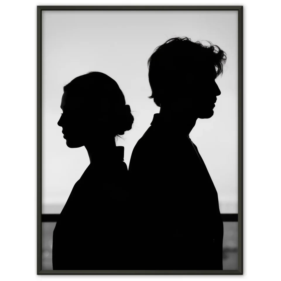Monochromes Poster mit Silhouetten von Mann und Frau 1