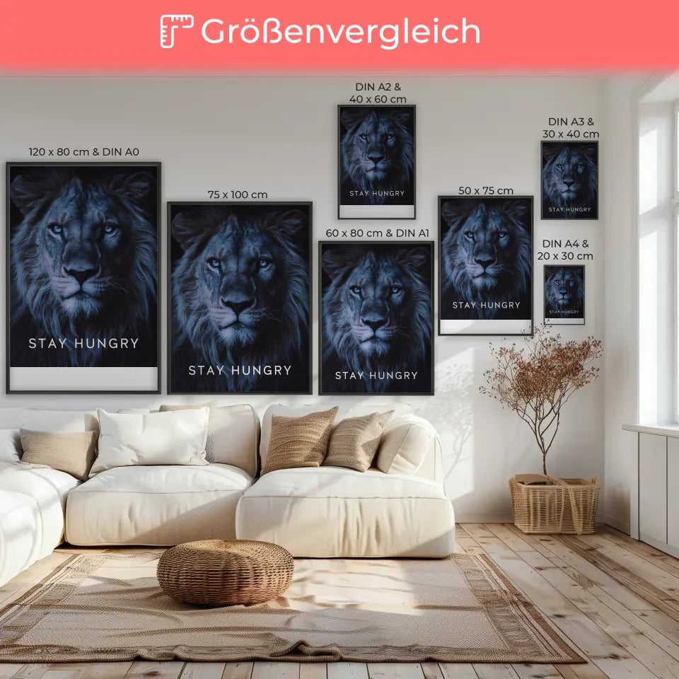 Majestätisches Löwengesicht Poster im Dunkelton