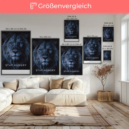Majestätisches Löwengesicht Poster im Dunkelton