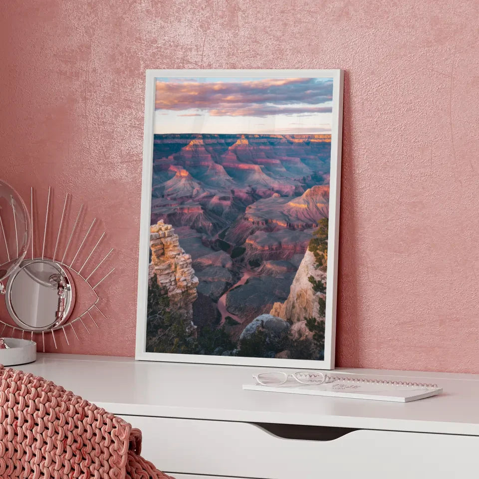 Abstrakte Boho Poster mit skandinavischer Vasenillustration