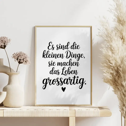 Kreativer Poster mit Zitat über die kleinen Dinge