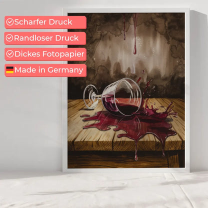 Avantgardistisches Poster mit leuchtend roten Lippen und Luxusakzenten