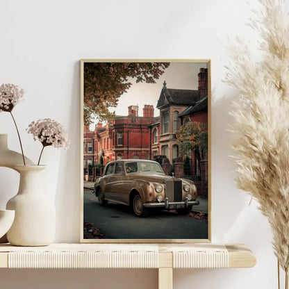 Vintage Poster Englische Dorfstraße mit Oldtimer