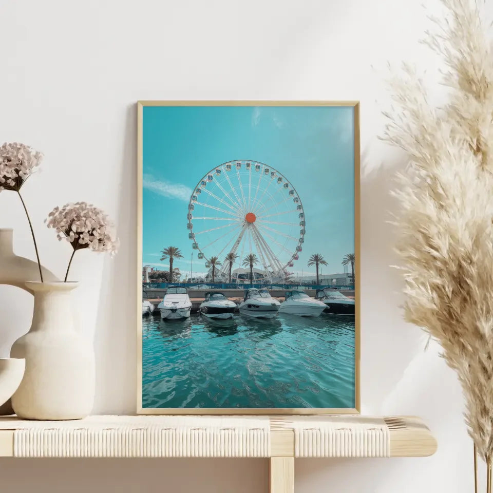 Poster Küstenkulisse mit Riesenrad und Palmen