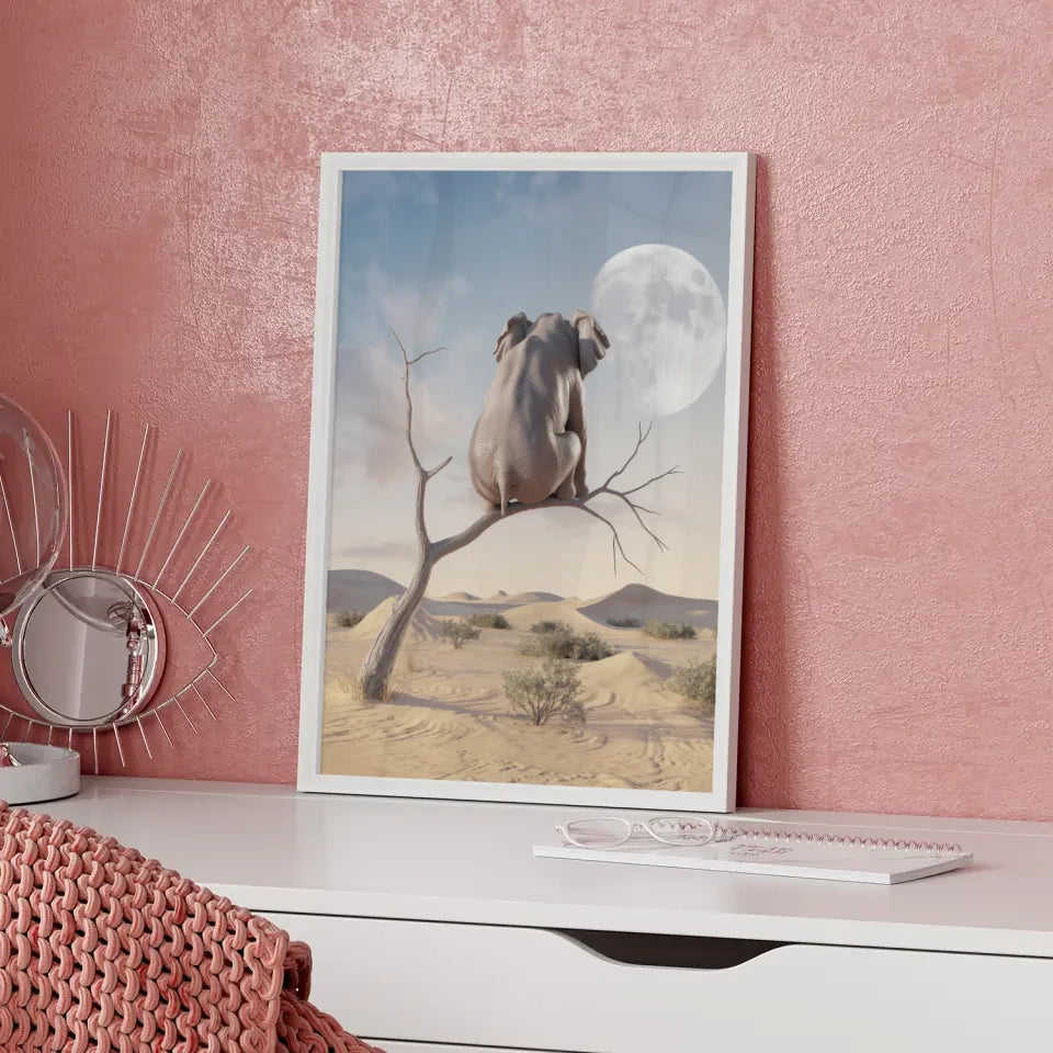 Surreales Poster mit Elefant in Wüstenlandschaft und Vollmond