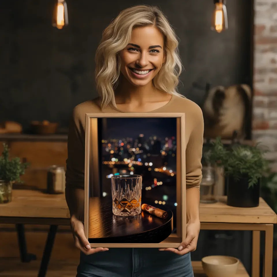 Luxuriöser Poster Whiskyglas mit Zigarre und Stadtlichtern 2
