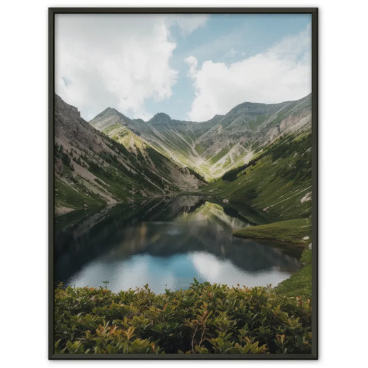Berglandschaft Poster mit unberührtem See und Naturdetails 1