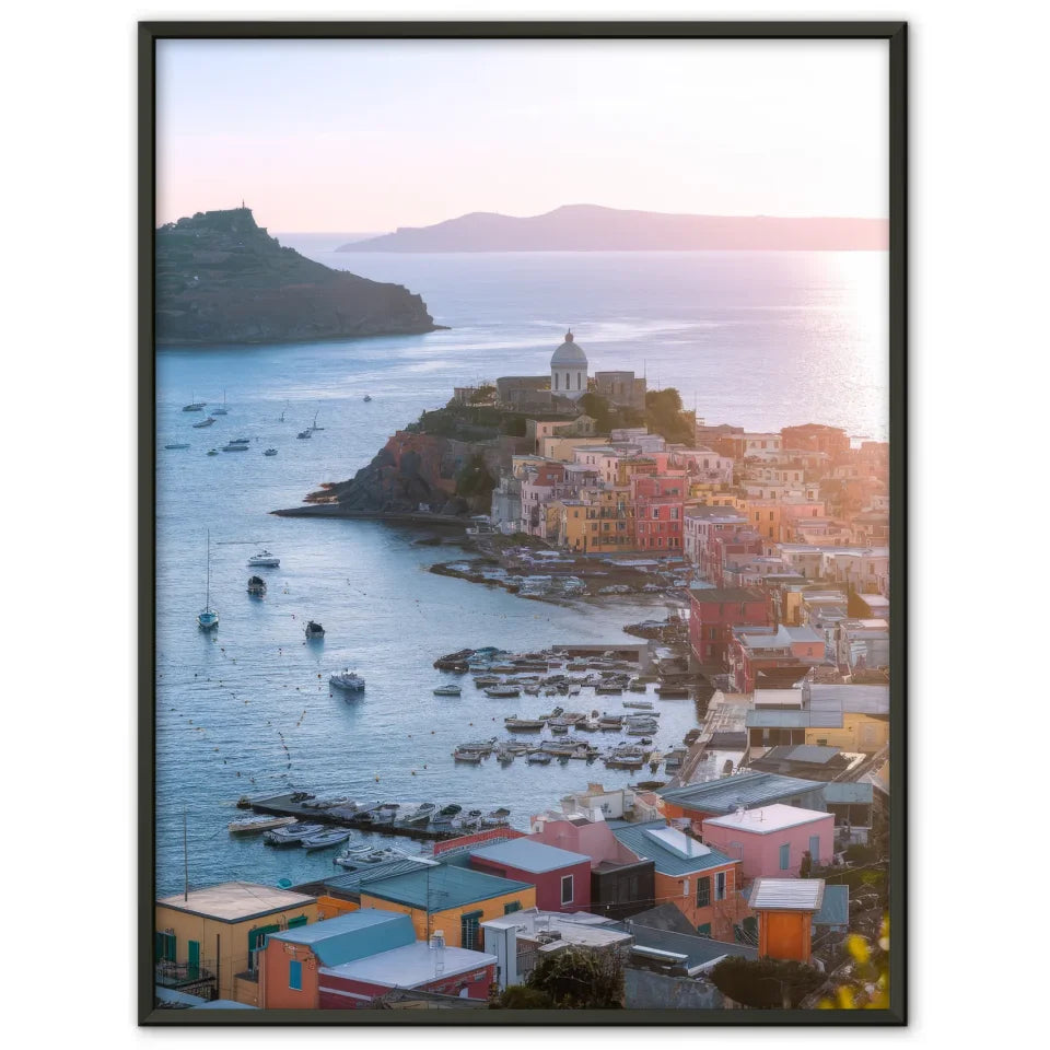 Poster von Port De Procida Italiener Küstenstadt mit bunten Gebäuden