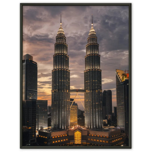 Poster von den Petronas Towers zur Golden Hour in Malaysia 1