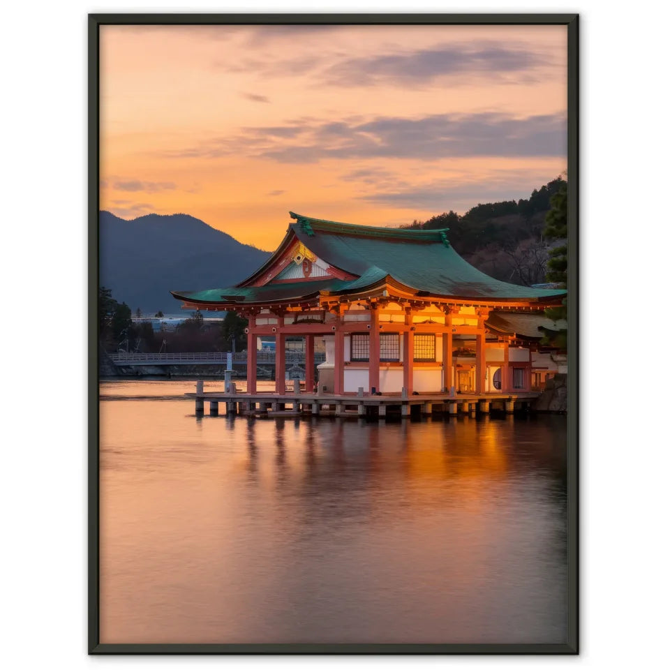 Poster Itsukushima-Schrein Japan Panorama Bild zur Golden Hour 1
