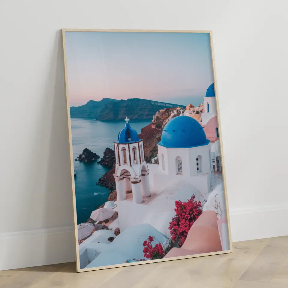 Schöner Poster Santorini mit Blau- und Weißtönen für Zuhause