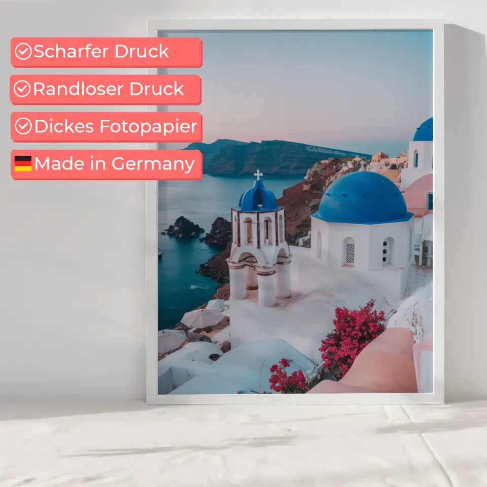 Schöner Poster Santorini mit Blau- und Weißtönen für Zuhause