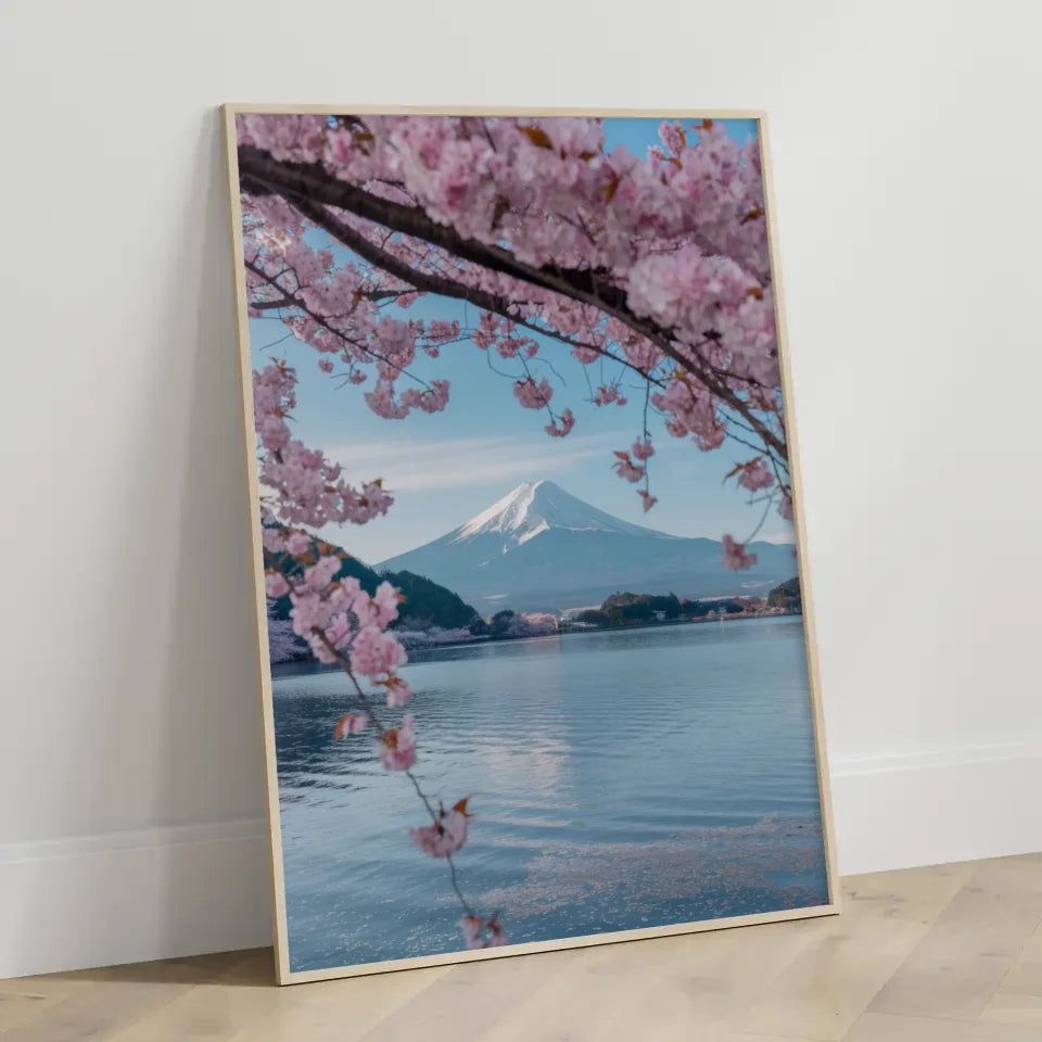 Poster Fuji Japan mit Kirschblüten im See отражать