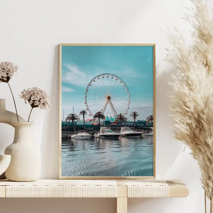 Poster Küstenlandschaft mit Riesenrad und Palmen