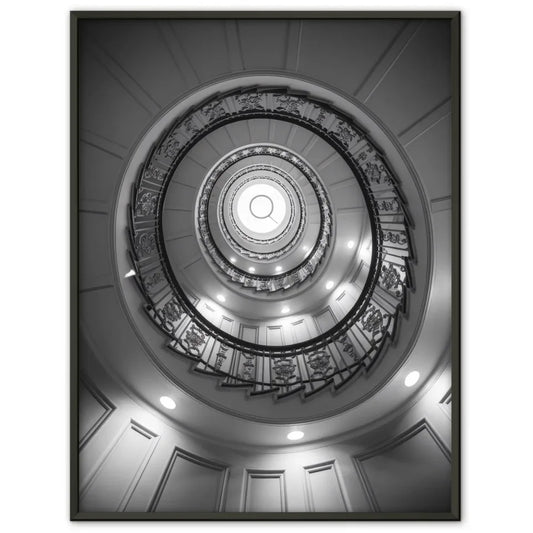 Elegantes Poster Wendeltreppe mit Blumenmuster und Lichtreflexionen 1