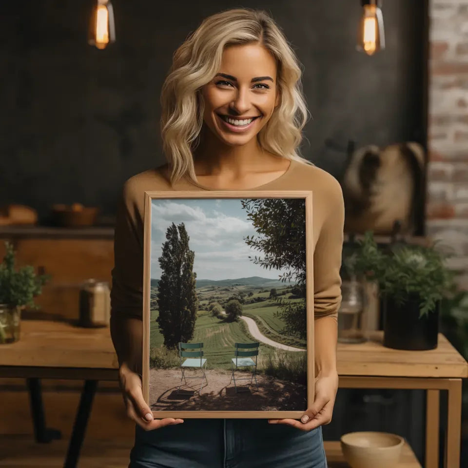 Malerisches Landschafts Poster mit Vintage Stühlen und Hügeln 2