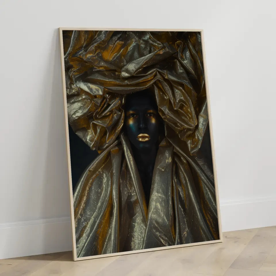 Geheimnisvoller Poster mit königlicher Person und goldschimmerndem Kopfschmuck 3