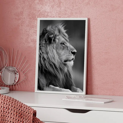 Majestätischer Löwen Poster in monochromatischem Stil für Ihr Zuhause 5