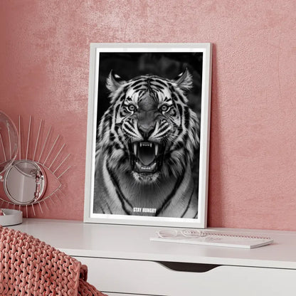 Tiger Poster mit starkem Fokus und dem Schriftzug Stay Hungry 5