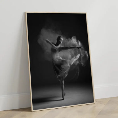 Elegante Tänzerin Poster mit dramatischem Hintergrund 3