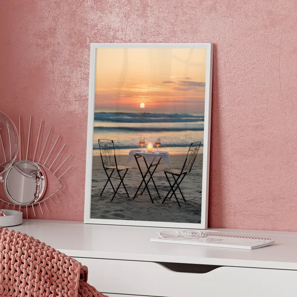 Eleganter Poster mit Champagnergläsern und Spritzmuster für Genuss 5