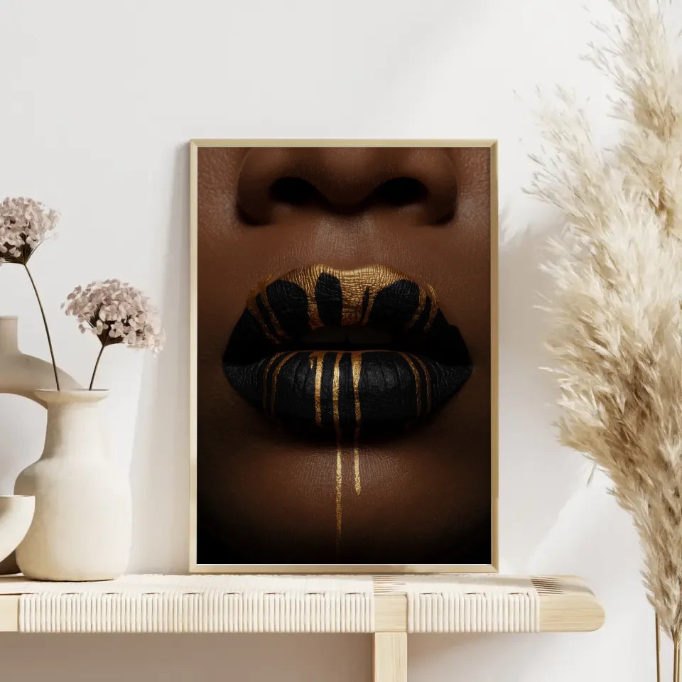 Poster goldene Tropfen auf schwarzen Lippen Kunst