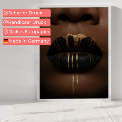 Poster goldene Tropfen auf schwarzen Lippen Kunst