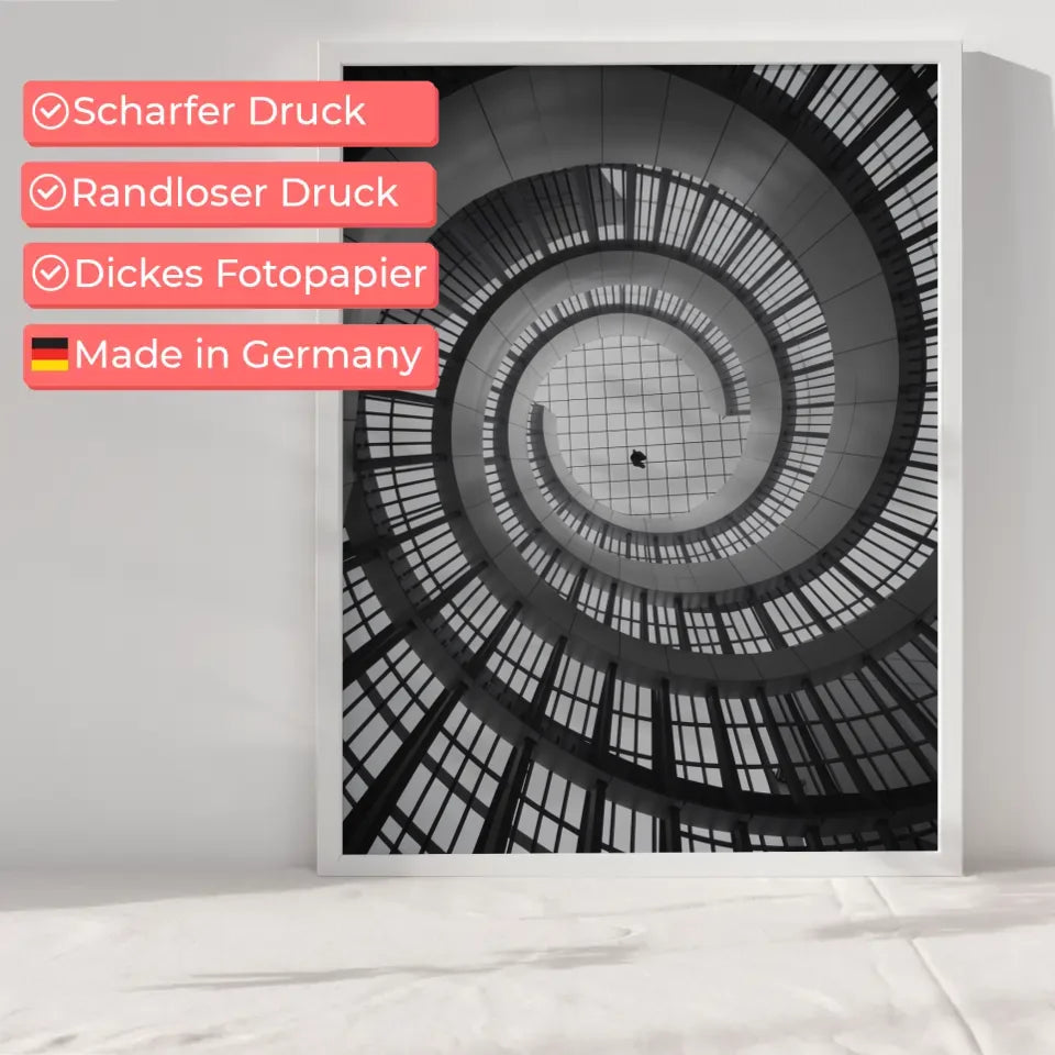 Poster faszinierender Architektur in Schwarzweiß Spirale 6