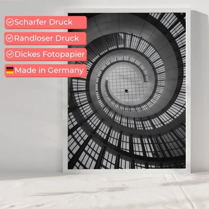 Poster faszinierender Architektur in Schwarzweiß Spirale 6