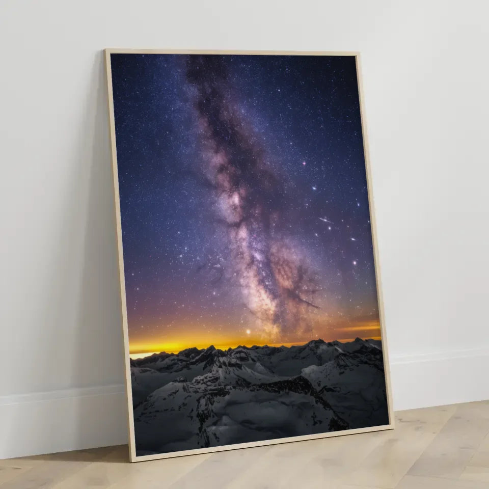 Atemberaubender Nachthimmel Poster mit Milchstraße und Bergketten 3