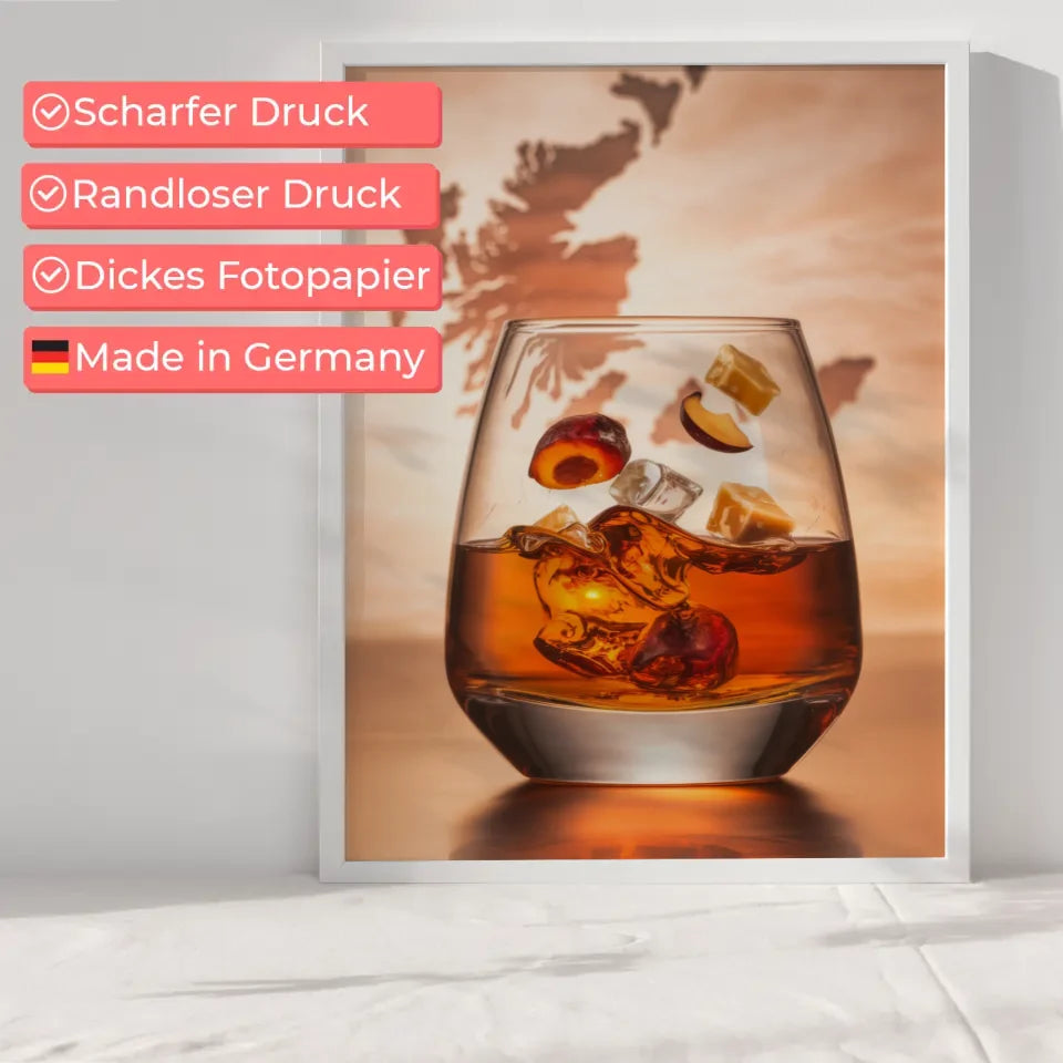 Whisky Genuss Poster mit Glas und schottischer Küstenlandschaft