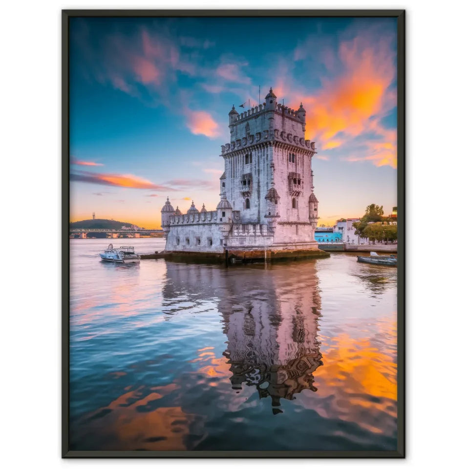 Poster Torre de Belém beeindruckendes Panorama Bild bei Sonnenuntergang 1
