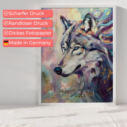 Poster eines Wolfsgesichts mit bunten Akzenten und Pastellfarben