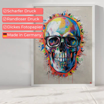 Farbiger Totenkopf Poster mit Brille für modernes Ambiente 6
